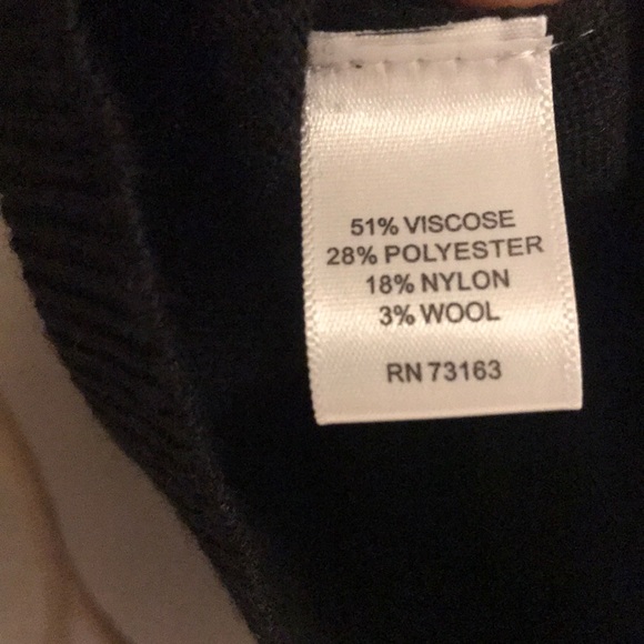 🌸NWT Spense Black crew neck sweater - Picture 6 of 6